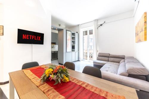 Navigli-Duomo - 3 Bedrooms, 2 Bathrooms & Terrace