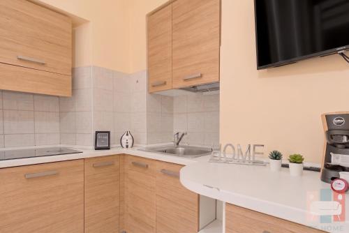 Moderno Monolocale Vicino ai Mezzi V7