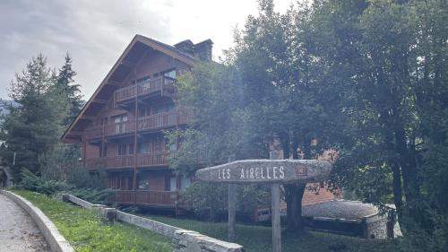 Résidence Les Airelles - Appartement spacieux, à proximité des pistes de ski (100m), et à un arrêt de bus MAE-6560