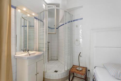 2 Bedroom Apartment Cannes Center