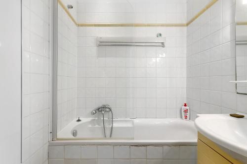 2 Bedroom Apartment Cannes Center