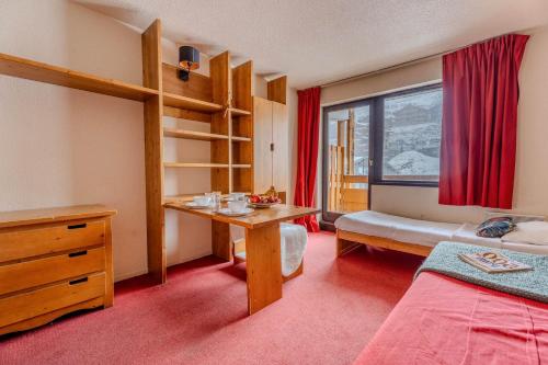 Residence Les Olympiades, Ski In-Out with WiFi in Val Thorens, "V15, V16" by Versant Collection