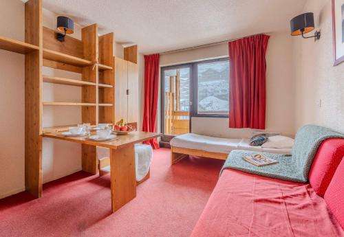 Residence Les Olympiades, Ski In-Out with WiFi in Val Thorens, "V15, V16" by Versant Collection