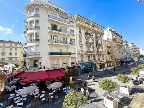 3P Luxe Carré d'Or Terrasse 30 mètres carrés Zone Piétonne Plage à Pied