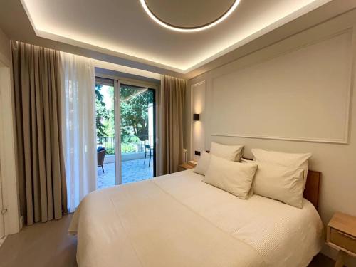 3P Luxe Carré d'Or Terrasse 30 mètres carrés Zone Piétonne Plage à Pied
