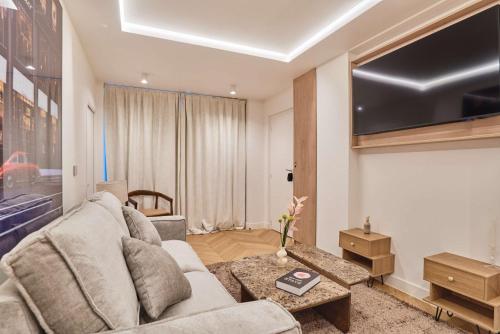 Apartment Centre de Paris by Studio prestige