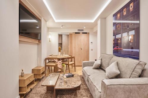 Apartment Centre de Paris by Studio prestige