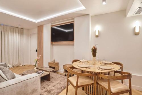 Apartment Centre de Paris by Studio prestige
