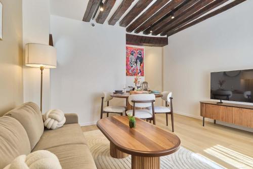Charming apartment in Le Marais Center of Paris