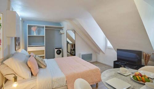 Studio Place Vendome by Studio prestige