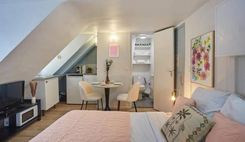 Studio Place Vendome by Studio prestige