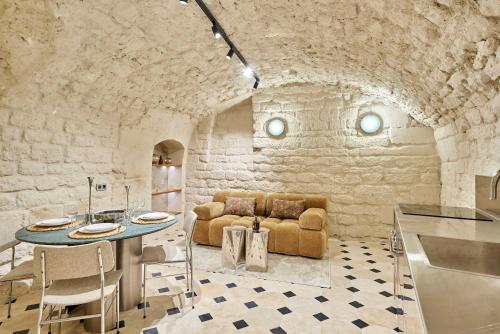 Sublim new triplex on Place des Vosges