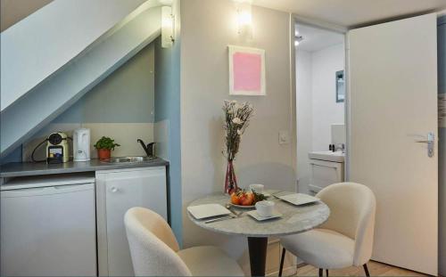Studio Place Vendome by Studio prestige