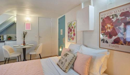 Studio Place Vendome by Studio prestige