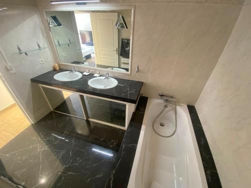 Le Cadre Royal - Vue sur le canal, Wi-fi, Climatisation et Parking