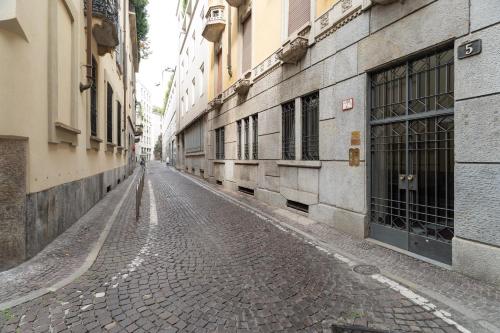 GuestHost - Spacious Apartment X8 Near San Babila