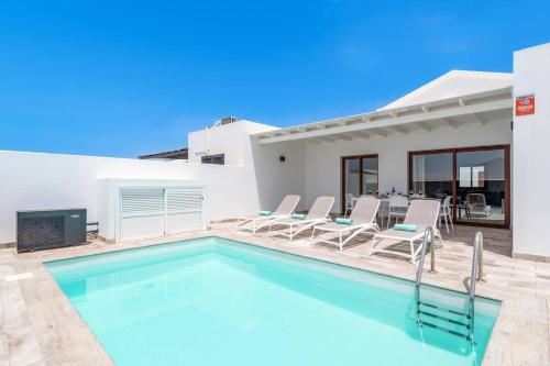 Villa Naira by Villa Plus