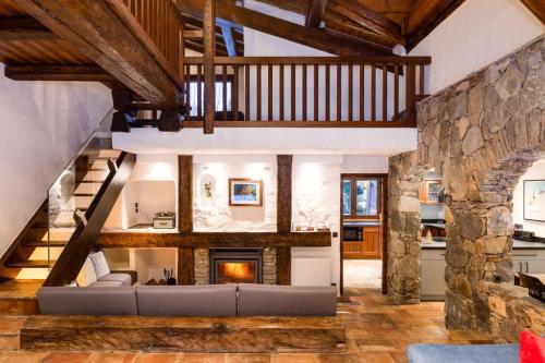 280sqm Chalet 5 BR Sauna Cinema Close to ski lift