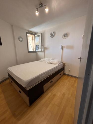 Bel Appartement 4-6 couchages, en bord de mer, accès direct à la plage