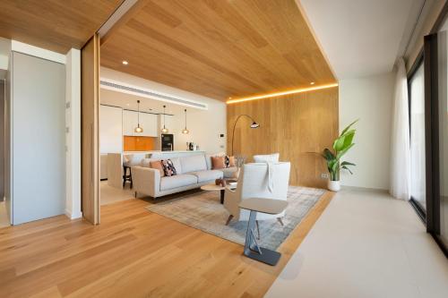 Luxury 2-Bedroom Apartment with Panoramic Sea Views in Reserva del Higuerón