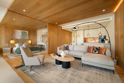 Luxury 2-Bedroom Apartment with Panoramic Sea Views in Reserva del Higuerón
