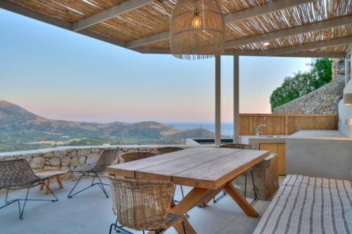 New Seaview villa Serenity with Heated Pool and BBQ in South Crete