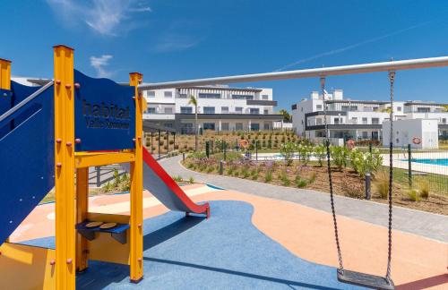 Sea View, Pool, Gym and Playground - Close to Beach and Town