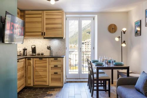 Epicea - Chic 2BR in city center, next to Train Station - By Cozee Rentals