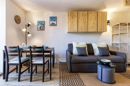 Epicea - Chic 2BR in city center, next to Train Station - By Cozee Rentals