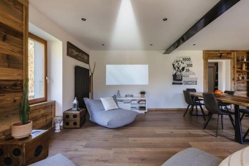 Chalet Benoit - Modern Chalet 8 Pax Free Parking Mountain View - By Cozee Rentals