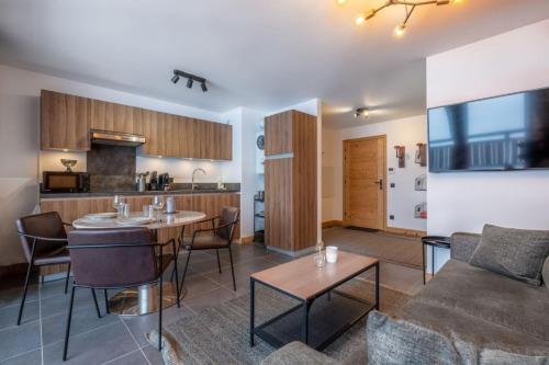 Le Freney - New Apartment in Town Center & Free parking - By Cozee Rentals photo 2