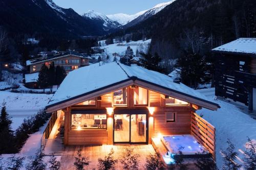 Chalet Seven Summits - Pool - Sauna - Jacuzzi - By Cozee Rentals