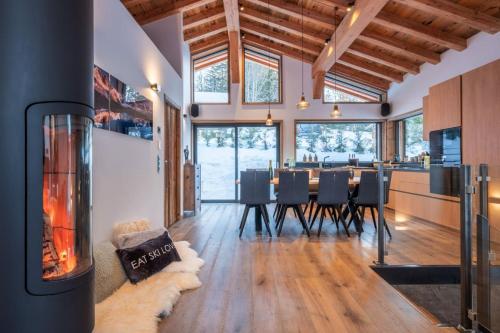 Chalet Seven Summits - Pool - Sauna - Jacuzzi - By Cozee Rentals