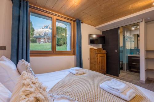 Chalet Altura- 5 Bedrooms - Jacuzzi and Sauna - By Cozee Rentals