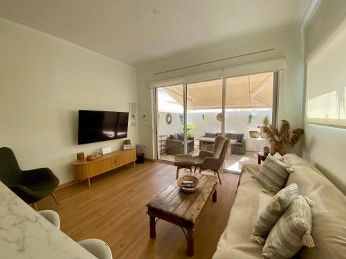 Family & Friends 4-Bedroom beach break!