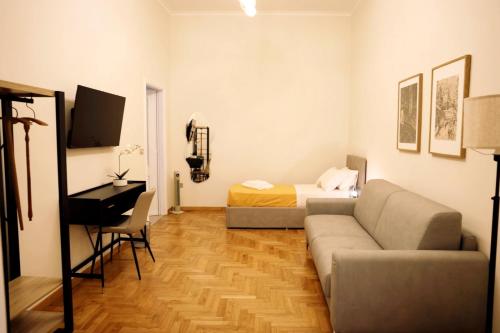 Peggy Suite