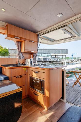 Rosé Dream Boat by Portugal Active