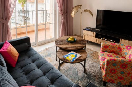 Chic and cosy apartment with a pool