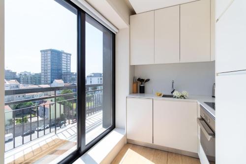 Trindade Cozy Flat with AC by LovelyStay