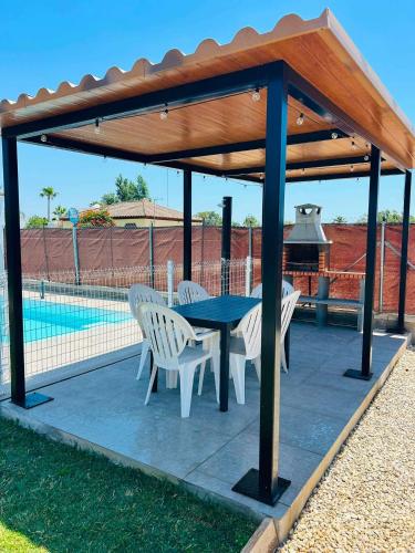 Casa Privada con Jardin Barbacoa y Piscina privada solo familias