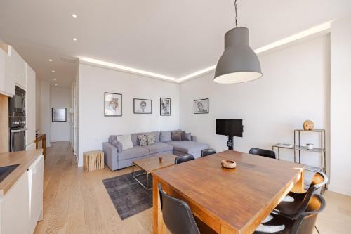 Cannes 1 bedroom apartment with sea view - 75M