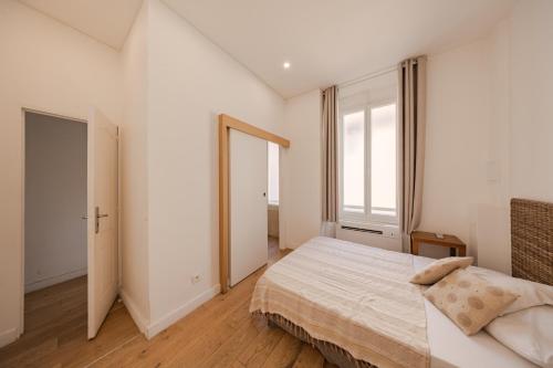 Cannes 1 bedroom apartment with sea view - 75M