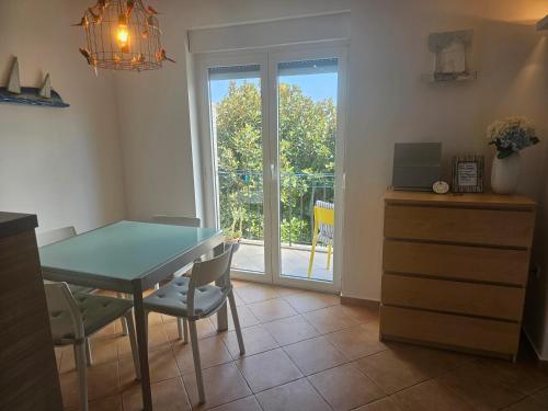 Sunny apartment 150 m from the sea