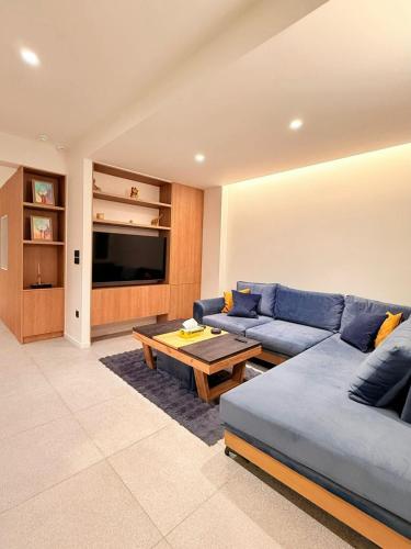 Sunny 2BR New Modern Apartment in Nea Smyrni