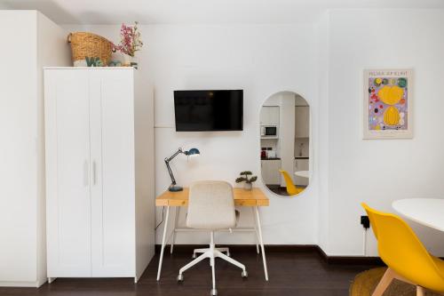Rustic Chic Studio in Downtown