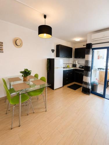 Flat Near The Beach With AC and a Private Balcony