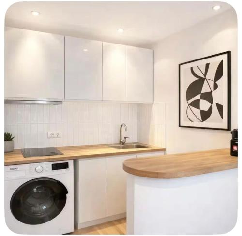 Chic Apartment in Passy Steps from the Seine & Trocadero