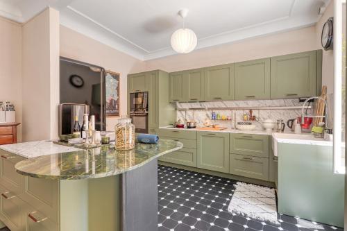 Grand Green Terrace Apartment - Happy Rentals