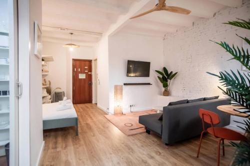44POC1062 - Studio newly decorated in Poble Sec