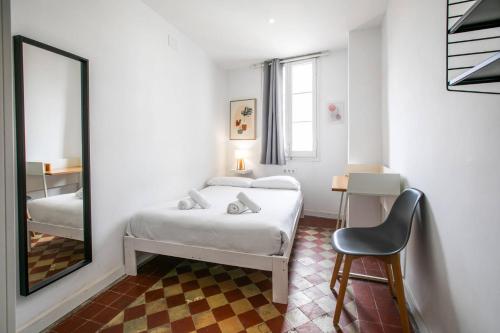 31ARA1092- 3B apartment flat in the Gothic